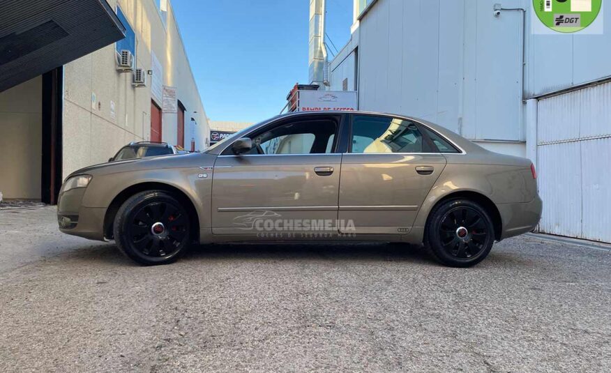 AUDI A4  S line 2.0 130cv 4p