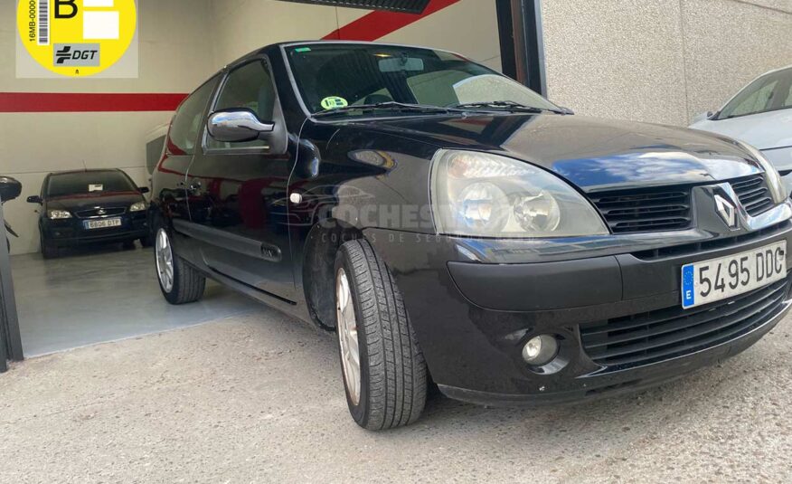 RENAULT Clio 1.2 16v Community