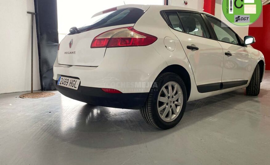 Renault Megane Berlina Authentique 1.6 16v 100cv