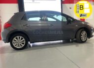 TOYOTA Auris 2.0D-4D Luna