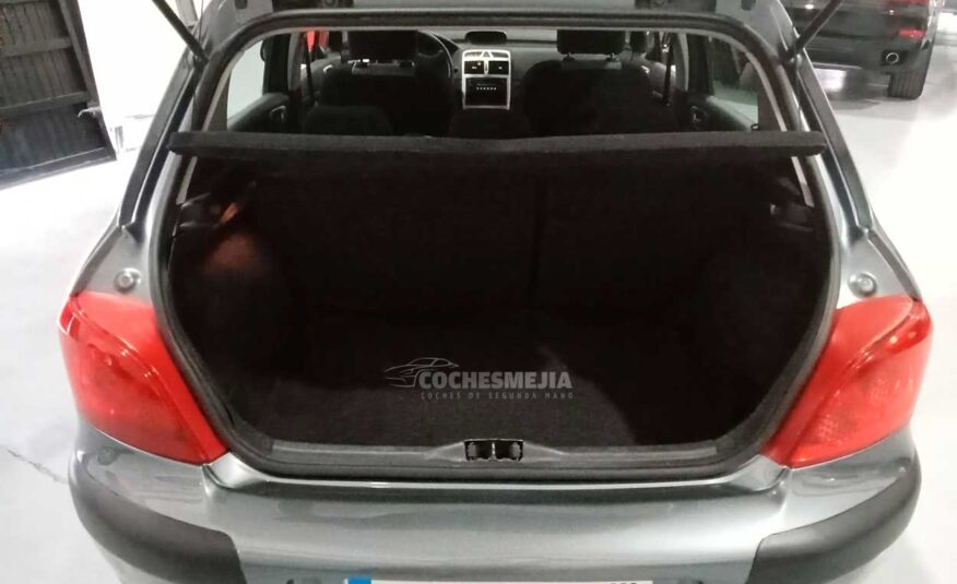 PEUGEOT 307 1.6 DSign