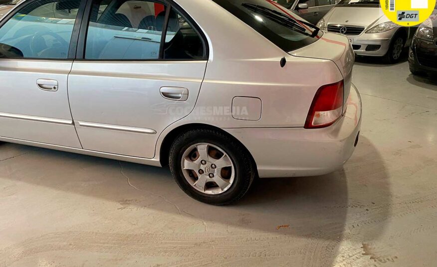 HYUNDAI Accent 1.5i GLS 16v