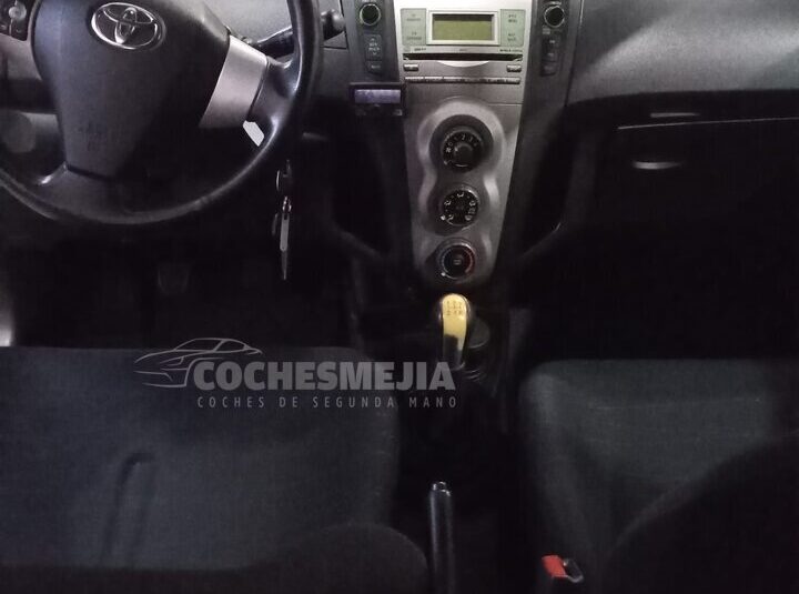 TOYOTA Yaris 1.3 VVTi Yaris