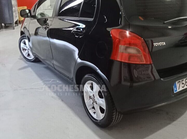 TOYOTA Yaris 1.3 VVTi Yaris