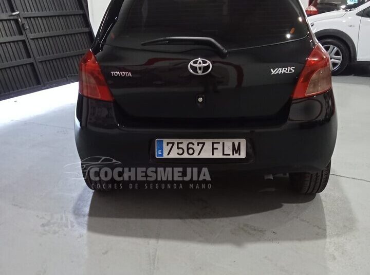 TOYOTA Yaris 1.3 VVTi Yaris
