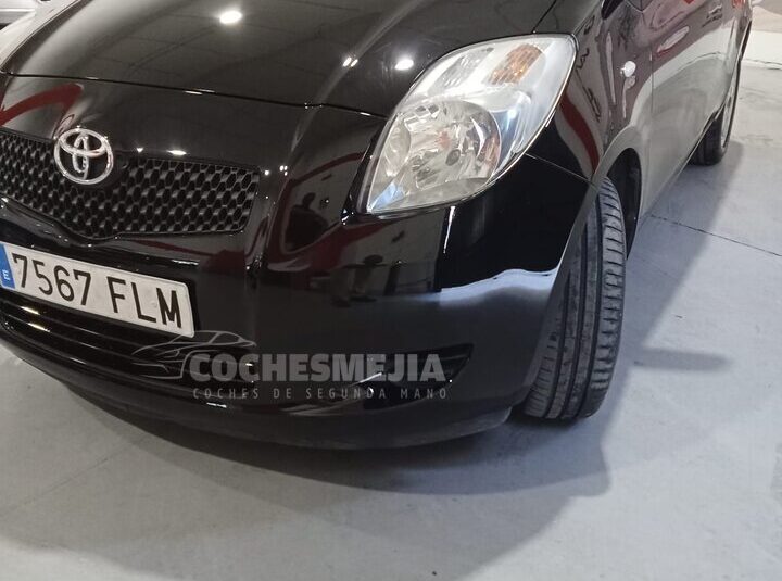 TOYOTA Yaris 1.3 VVTi Yaris
