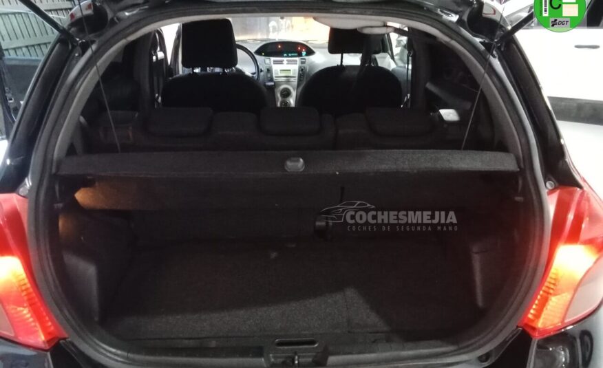 TOYOTA Yaris 1.3 VVTi Yaris