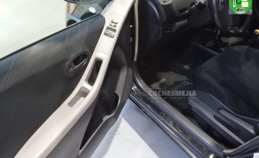 TOYOTA Yaris 1.3 VVTi Yaris
