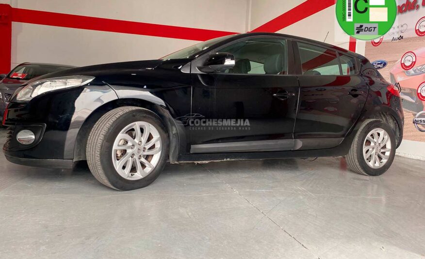 Renault Mégane Berlina Authentique 1.6 16v 110cv