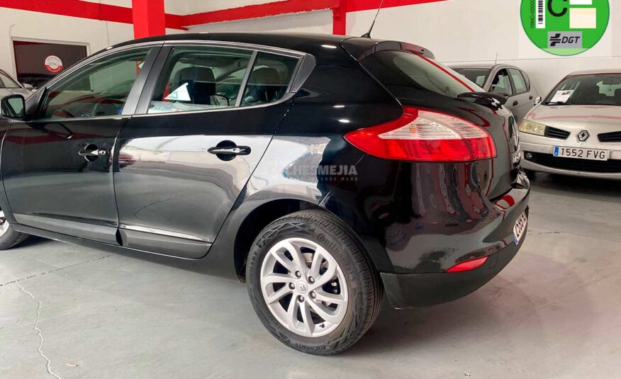 Renault Mégane Berlina Authentique 1.6 16v 110cv