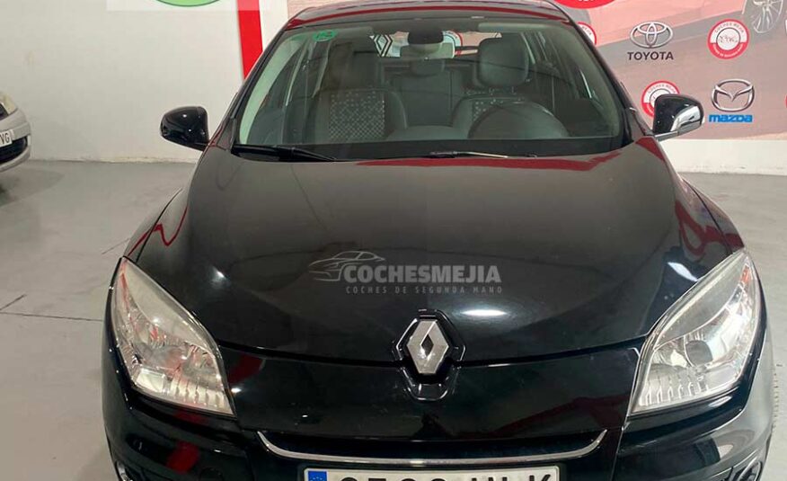 Renault Mégane Berlina Authentique 1.6 16v 110cv