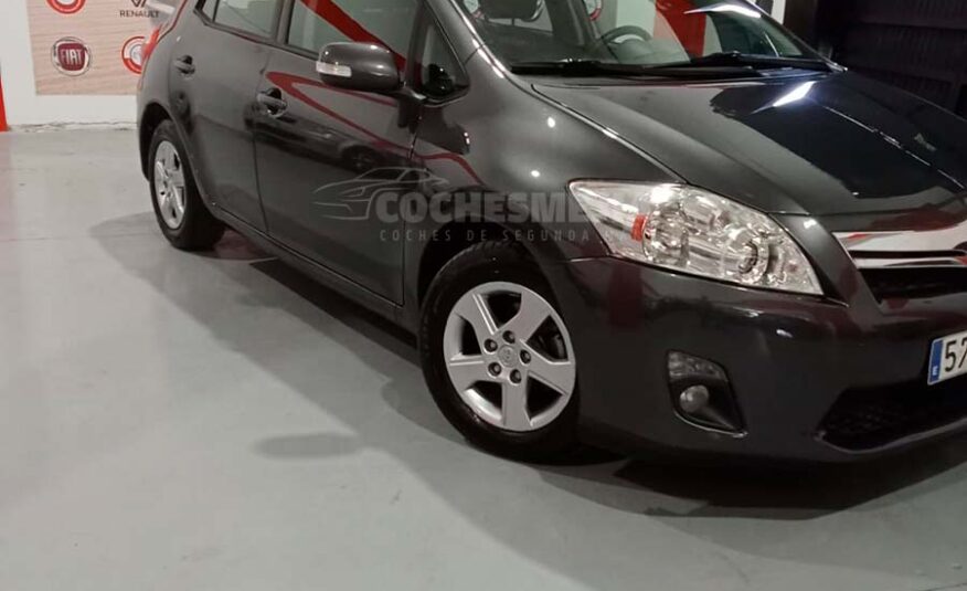 TOYOTA Auris Hybrid Active