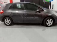 TOYOTA Auris Hybrid Active