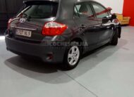 TOYOTA Auris Hybrid Active