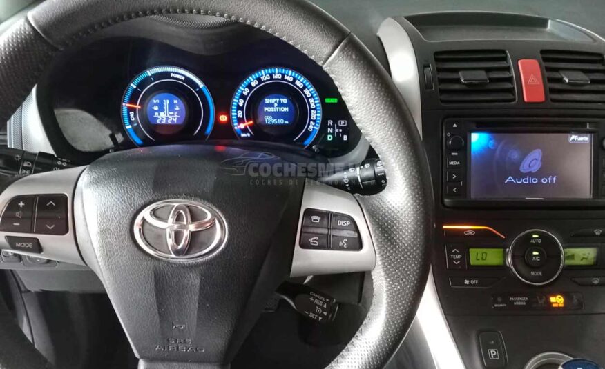 TOYOTA Auris Hybrid Active