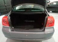 Toyota Avensis Sedán 1.8 VVTi Sol
