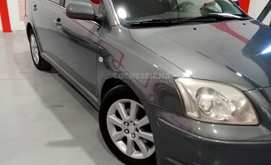 Toyota Avensis Sedán 1.8 VVTi Sol