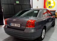Toyota Avensis Sedán 1.8 VVTi Sol