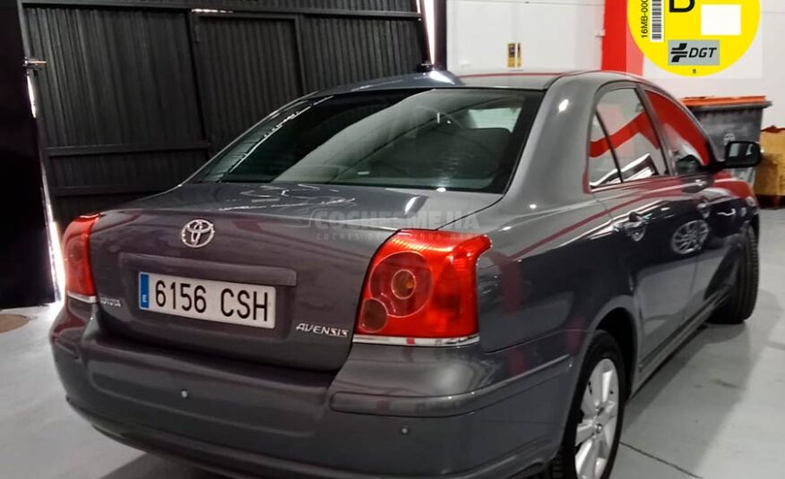 Toyota Avensis Sedán 1.8 VVTi Sol