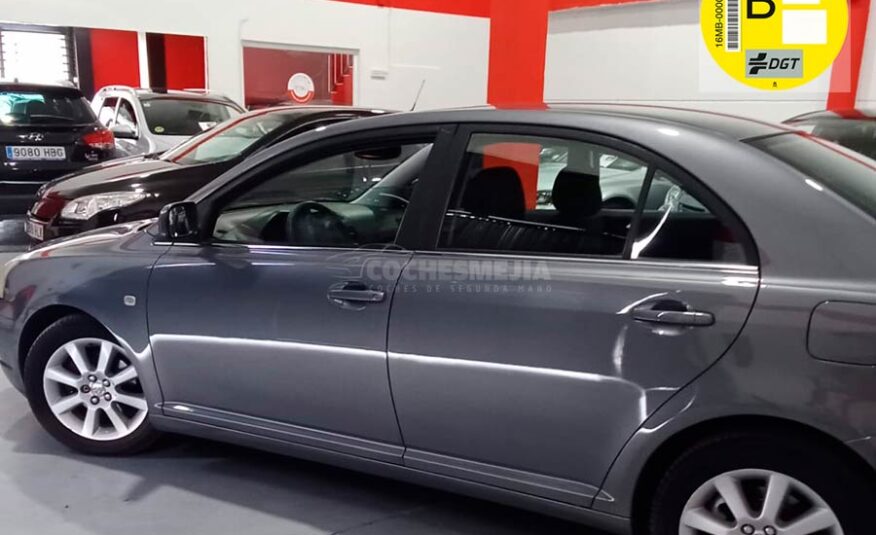 Toyota Avensis Sedán 1.8 VVTi Sol