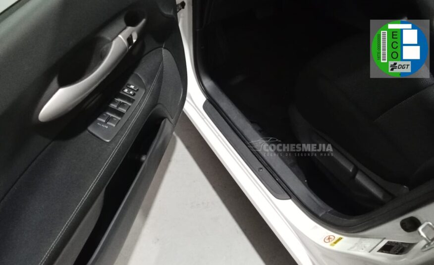 TOYOTA Auris 1.8 Hibrido Active