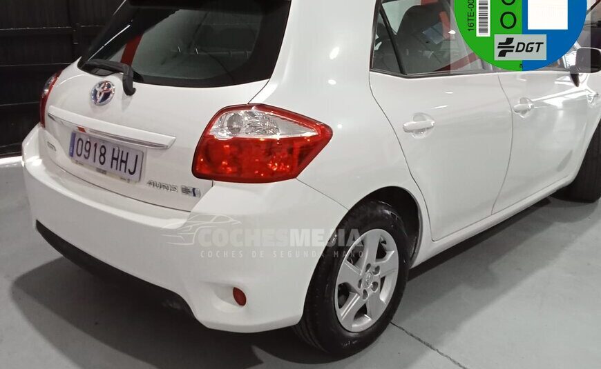 TOYOTA Auris 1.8 Hibrido Active