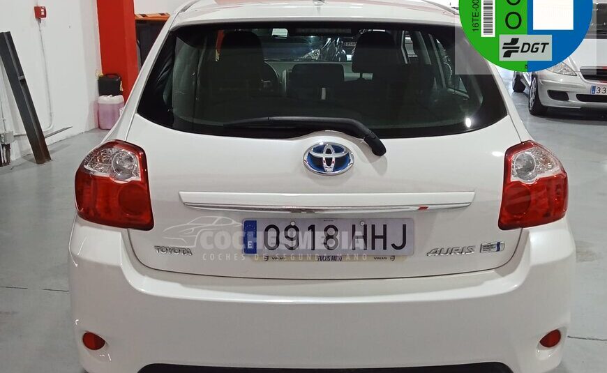 TOYOTA Auris 1.8 Hibrido Active