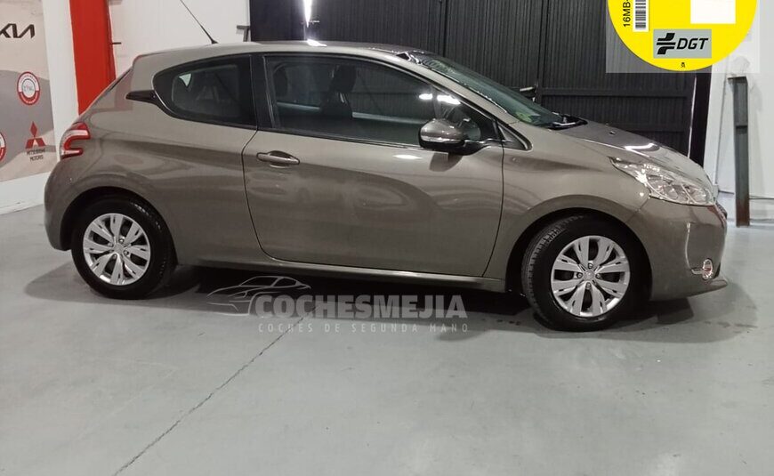 Peugeot 208 5p Allure 1.4 HDi 68cv (Diesel B)