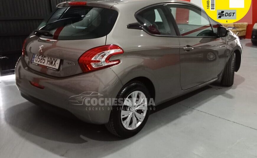 Peugeot 208 5p Allure 1.4 HDi 68cv (Diesel B)