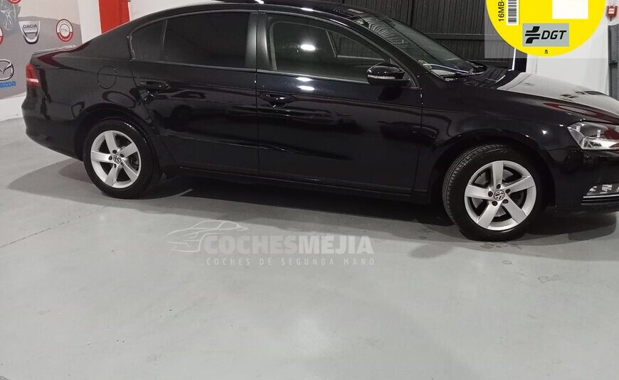 VOLKSWAGEN Passat 2.0 TDI 140 DSG Highline BlueMotion Tech
