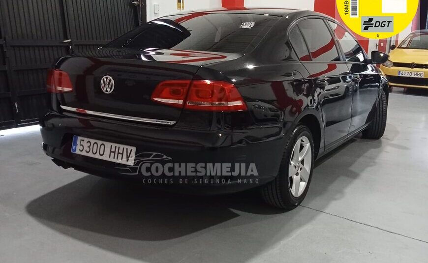 VOLKSWAGEN Passat 2.0 TDI 140 DSG Highline BlueMotion Tech