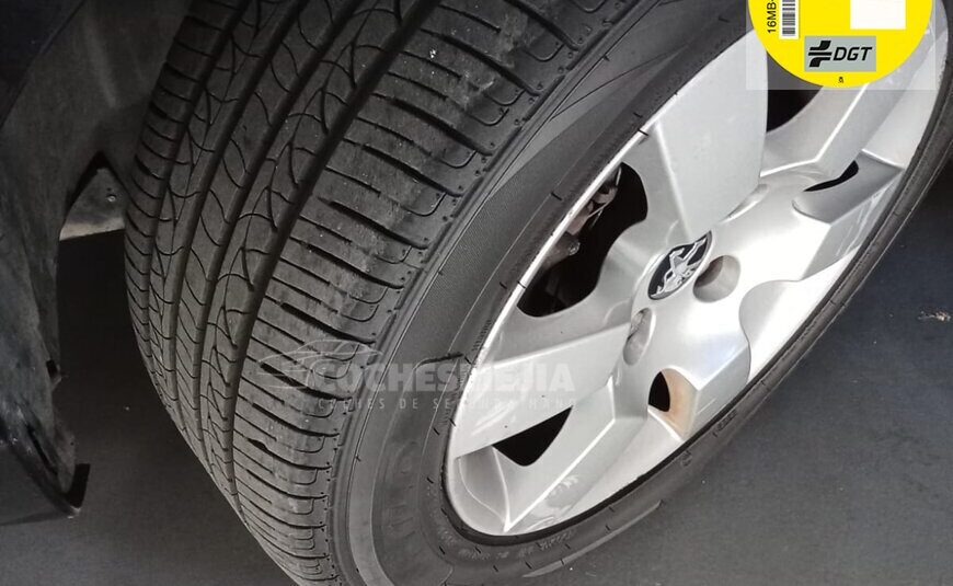 PEUGEOT 5008 Active 1.6 eHDI 115 FAP CMP Blue Lion