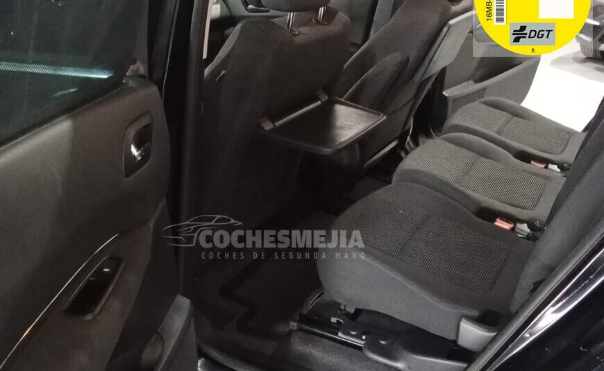 PEUGEOT 5008 Active 1.6 eHDI 115 FAP CMP Blue Lion