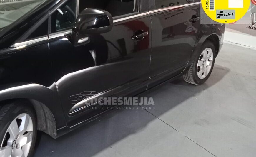 PEUGEOT 5008 Active 1.6 eHDI 115 FAP CMP Blue Lion